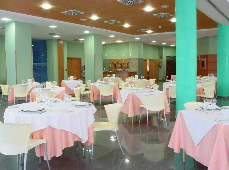 Hotel Silvota Lugo de Llanera Restaurant bilde